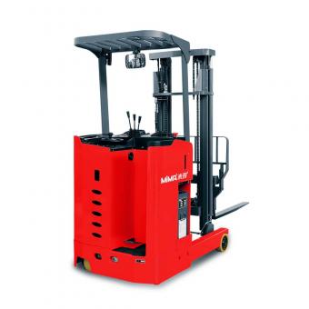xe nâng đứng lái