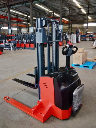 Electric pallet stacker manufacturer