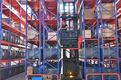 Xử lý vật liệu xe nâng - xe nâng tháp pháo